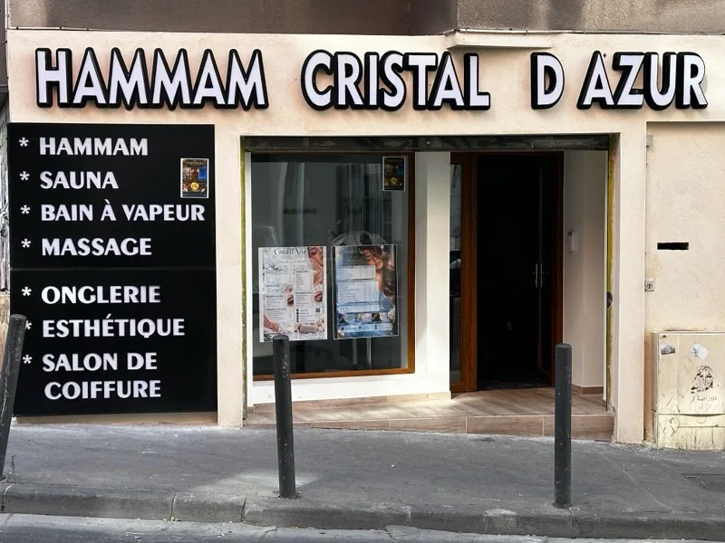 La devanture du Hammam Cristal d'Azur, rue Loubon